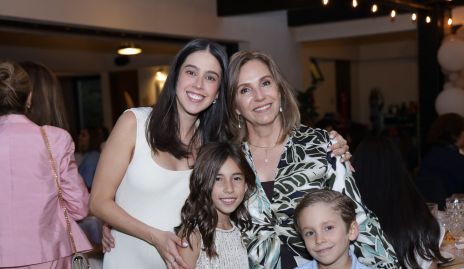  Natalia Navarro, Bety Lavín, Inés y Memo Hernández.