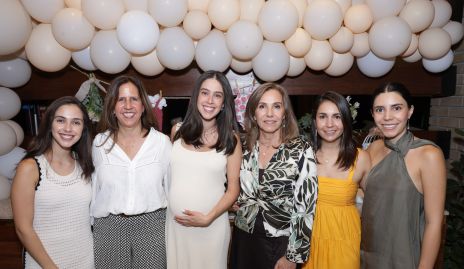  Valeria Navarro, Claudia Nava, Natalia Navarro, Bety Lavín, Bety Lázaro e Ilse Lázaro.