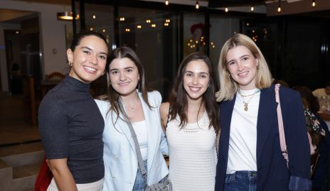  Natalia Hampshire, Chris Cambeses, Valeria Navarro y Macarena Anaya.