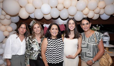  Claudia Nava, Bety Lavín, Laura Rodríguez, Natalia Navarro y Marili de Tobías.