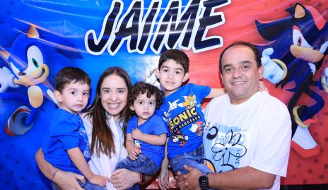  Juan Carlos Morales, Daniela Pérez, José Pablo Morales, Jaime y Jaime Morales.