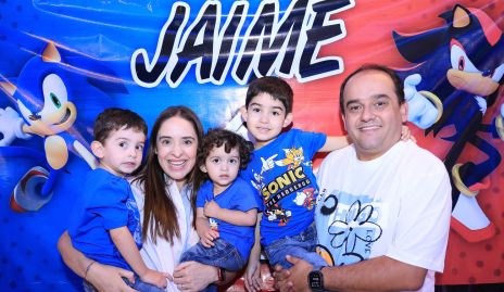  Juan Carlos Morales, Daniela Pérez, José Pablo Morales, Jaime y Jaime Morales.