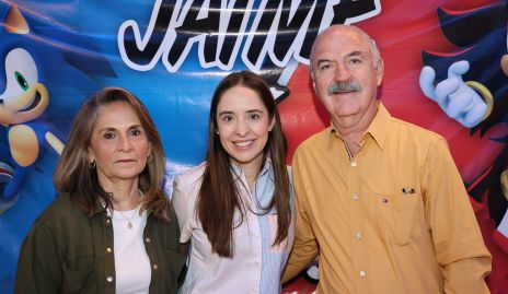 Sofía Alba, Daniela Pérez y Marcelo Navarro.