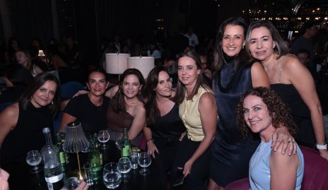  Carla Velasco, Montse Lozano, Lucía Oropeza, Marcela Alcalde, Mónica Galarza, Sofía Valle y Guille Guerra.