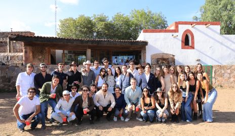  Juan Carlos de la Rosa con todos sus amigos.