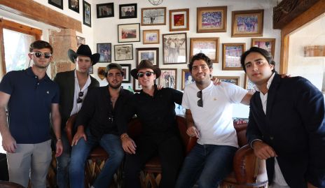  Pato Sarquis, Roberto Silva, Alejandro Cambeses, Rodrigo Navarro, Santiago Gómez y Juan Carlos de la Rosa.