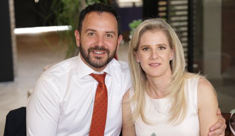  Ricardo Berrones y Lizet Montejano, padrinos de Inés.