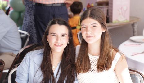  Sofía Galán y Alexia Galán.