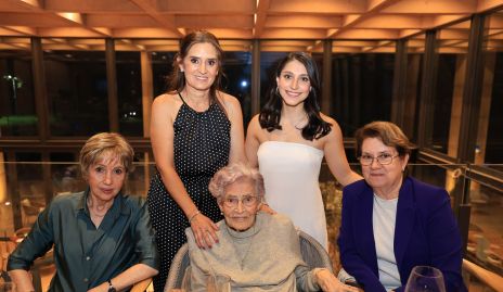  Gris Reynoso, Sofía Padilla, Gloria, Chuy y Mercedes.