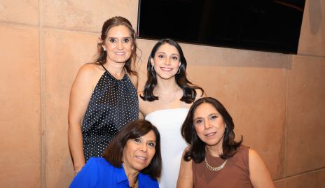  Gris Reynoso, Sofía Padilla, Pilar y Mónica Ayala.