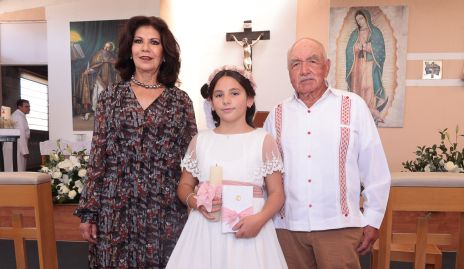  Velia Saavedra, Eugenia Garduño y Felipe Sánchez.