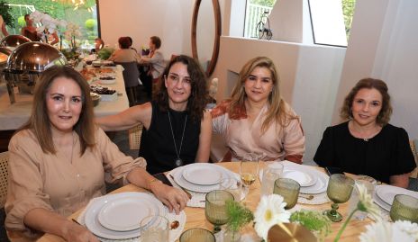  Laura del Pozo, Gloria Martínez, Carmenchu y Jana Del Valle.