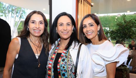  Liz Stevens, Marcela de la Maza y Came Stevens.