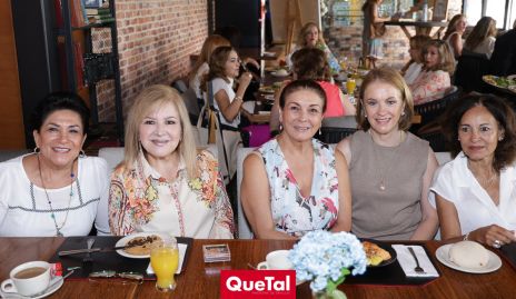  Angie Rodríguez, Lely Rodríguez, Marcela Chabrant, Rocío Gómez y Amparo Rosillo.