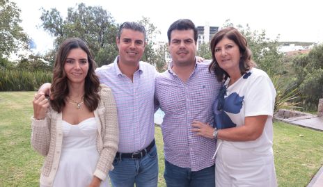  Gaby Labastida, Santiago Labastida, Mauricio Labastida y Marus Hernández.