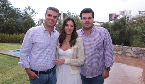 Los hermanos Santiago, Gaby y Mauricio Labastida Hernández.