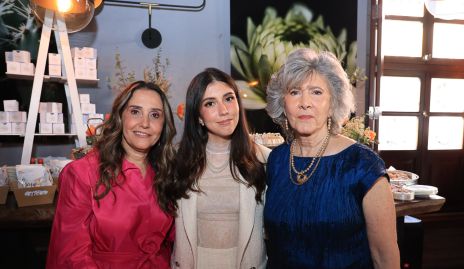  Martha Chalita, Paola Dávila y Yezmín Cajiga.