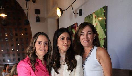  Martha Chalita, Paola Dávila y Ana María Anaya.