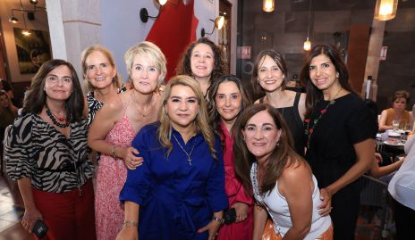  Paty González, Ivette Coulon, Güera Valle, Carmenchu, Alicia del Peral, Martha Chalita, Marisol Pérez, Anita Anaya y Carla Díaz.