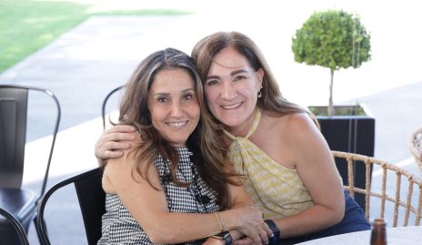  Martha Chalita y Ana María Anaya.