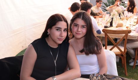  Romina Enríquez y Dana Herrejón.