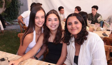  Ana Ayala, Arantza Alcocer y Victoria Dávila.