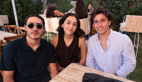  Emiliano Covarrubias, Andrea García y Guillermo Enríquez.
