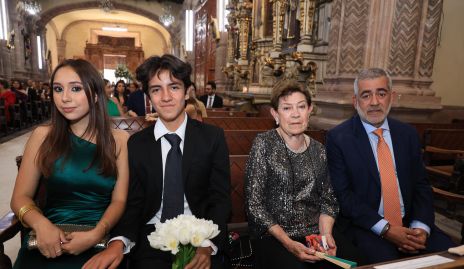 María Paula Guajardo, José Roberto, Lourdes y Gustavo Ganzuli.