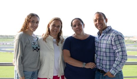  Sofía Torre, Mariana Torres, Pilar Torres y José Ramón Martínez.