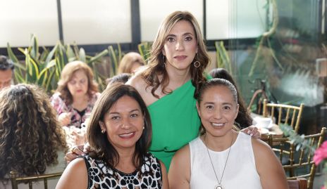  Brenda Zabala, Karla Castañeda y Mónica Sada.