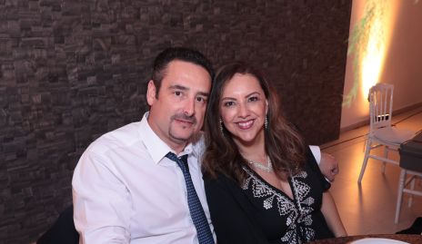  Alejandro Rosas y Gabriela Ramirez.