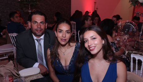  Iván Garduño, Paola Dávila y Ivana Garduño.