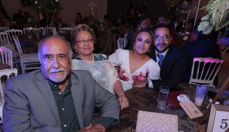  Antonio Robledo, María Dolores, Liliana Robledo y Roberto Herrera.