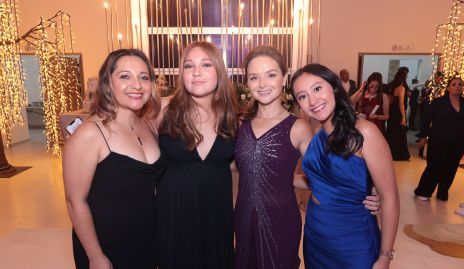  Flor Espinoza, Ana Rodríguez, Yumei Cordero y Monica Luna.