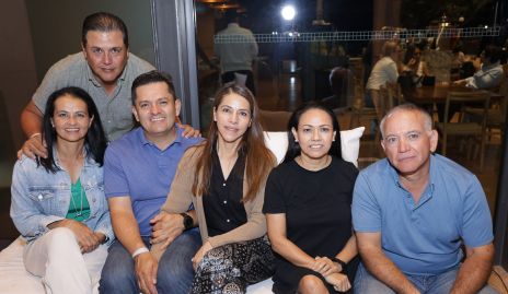  Alejandra Mireles, Luisa Menés, Mario Moreno, Mari González, Laura Magaña y Rafael Humara.
