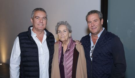  Miguel Benavente, Marcela Borbolla y Juan Benavente.