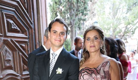  Ricardo Andrés con su mamá Lorena Robles.