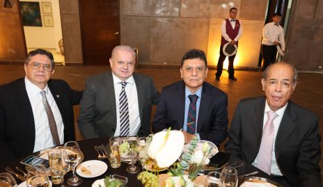  Gabriel Robles, Mauricio Robles, Ernesto Flores y Edson Fajardo.