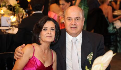  Gabriela Valverde y Alfonso Carrillo, papás de la novia.