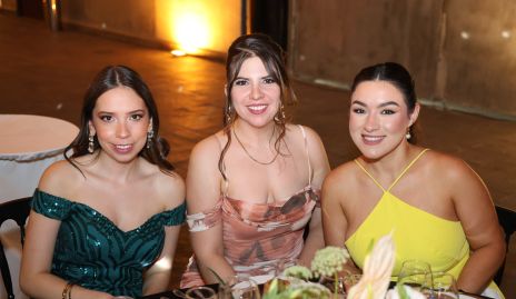  Lizeth Rodríguez, Carla Rodríguez y Paulina Maycott.