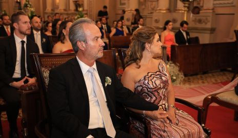  Ricardo Andrés y Lorena Robles, papás del novio.