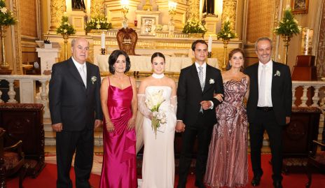  Los novios con sus papás, Alfonso Carrillo, Gabriela, Regina Carrillo, Ricardo Andrés, Lorena Robles y Ricardo Andrés.