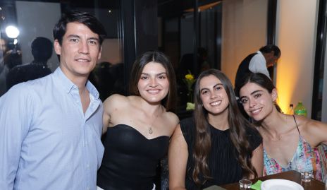  Mauricio López, Vero González, María Emilia Sánchez y Susana de Luna.