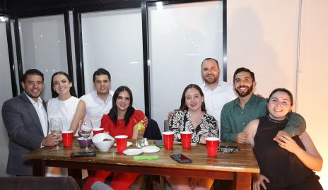  Mauricio Martínez, María José Zacarías, Rubén Martínez, Elsa Espinosa, Andrea Barbosa,  José Pablo Acosta, Daniel González y Melodi Zárate.