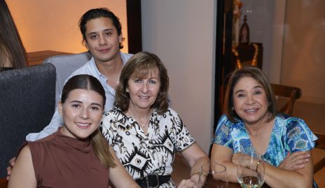  Andrea Martínez, Emilio Retana, Elda Fernández y Patricia Martínez.