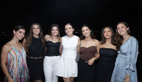  Susana de Luna, María Emilia Sánchez, Vero González, María José Zacarías, Pau Sánchez, Valeria Padilla y Mariane Garcín.