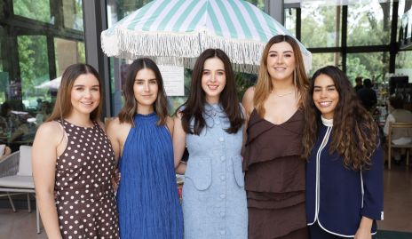  Paulina Estrada, Isa Pérez, Renata Castillo, Ana Gaby Motilla y Alejandra Martínez.