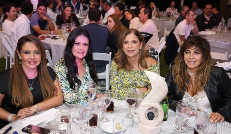  Alejandra Pérez, Ana Ávila, Gabriela Godínez yFlorencia de Díaz Infante.