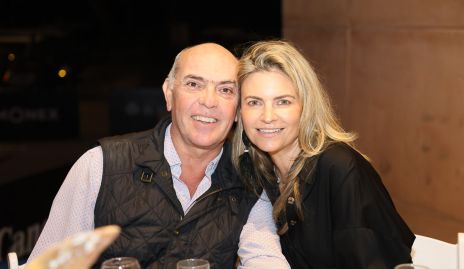  Carlos Hinojosa y Francine Coulón.