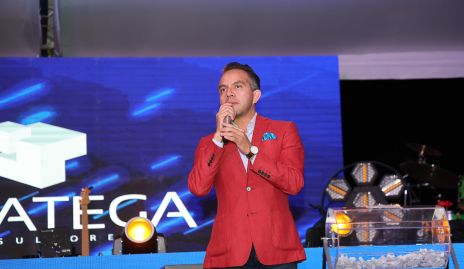  Gustavo Robledo.